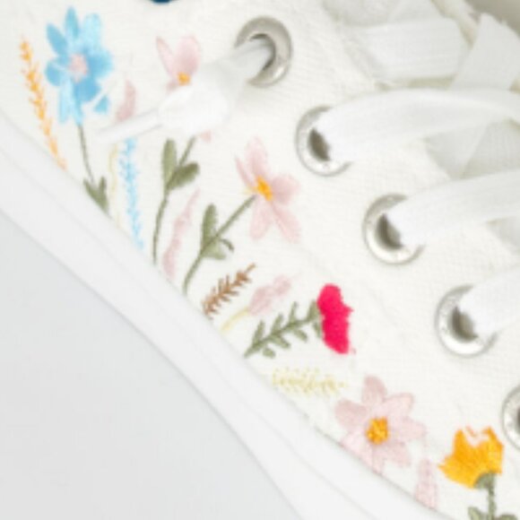 new Blowfish Floral Embroidered Slip On Sneakers 253 - Picture 6 of 10